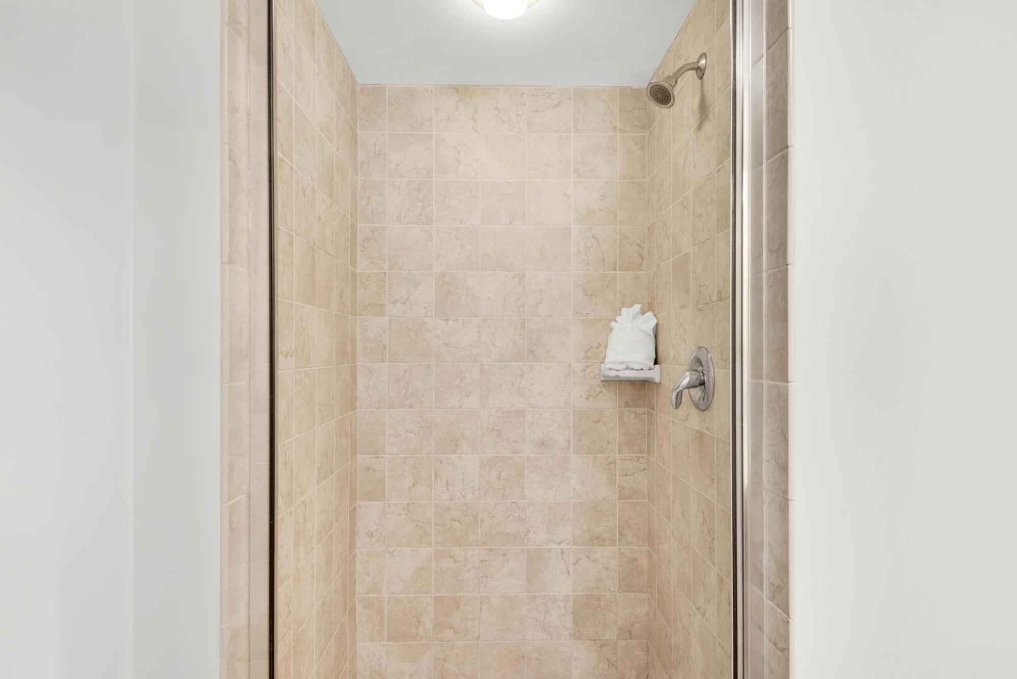 Palms #1505 Jr 2br